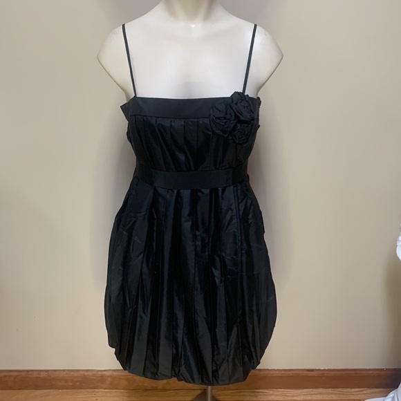 100% Silk Laundry Black Pleated Puff Party Dress - Picture 3 of 12